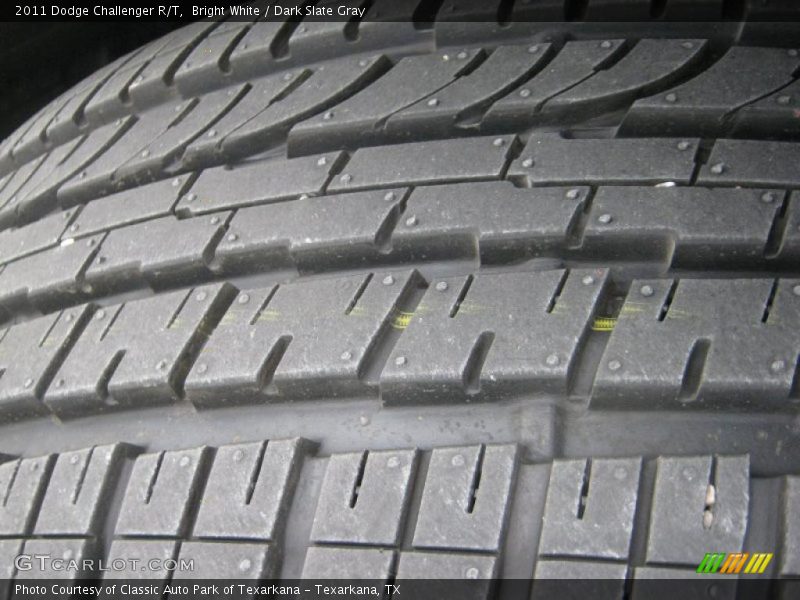Bright White / Dark Slate Gray 2011 Dodge Challenger R/T
