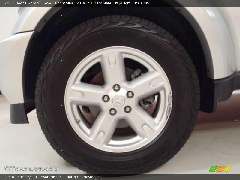 Bright Silver Metallic / Dark Slate Gray/Light Slate Gray 2007 Dodge Nitro SLT 4x4