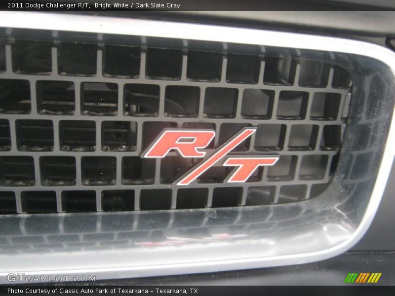  2011 Challenger R/T Logo