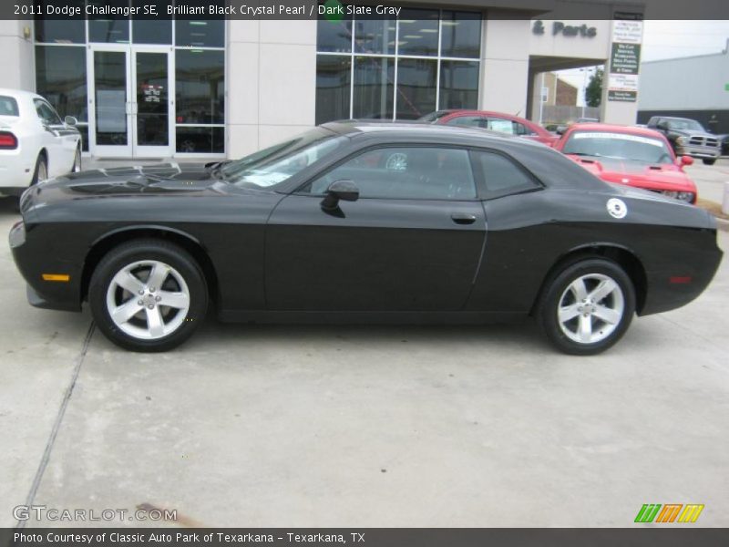  2011 Challenger SE Brilliant Black Crystal Pearl