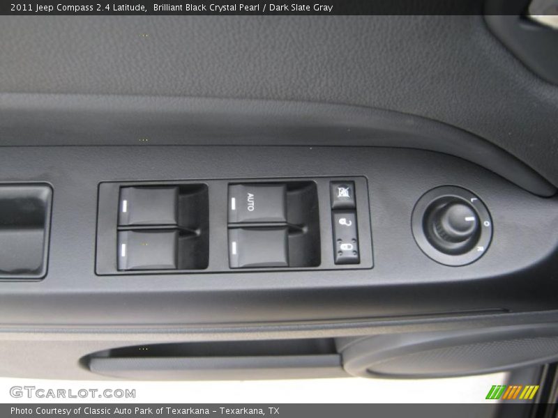 Controls of 2011 Compass 2.4 Latitude
