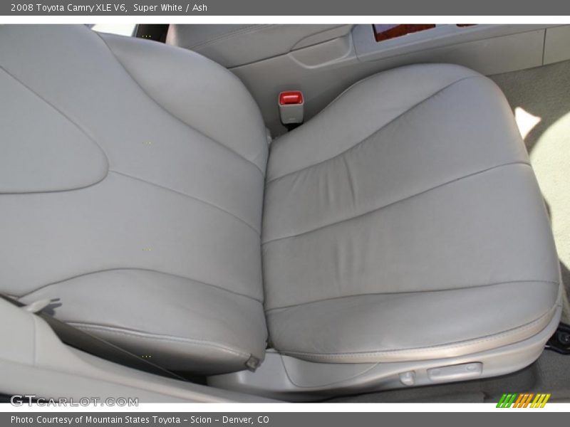 Super White / Ash 2008 Toyota Camry XLE V6
