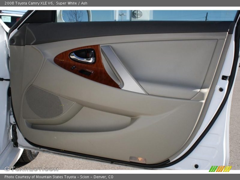 Super White / Ash 2008 Toyota Camry XLE V6