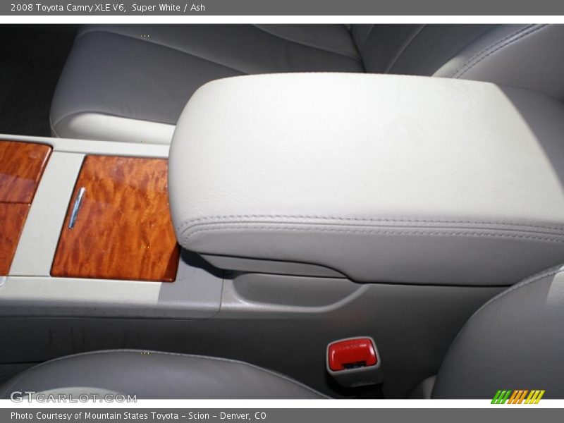 Super White / Ash 2008 Toyota Camry XLE V6