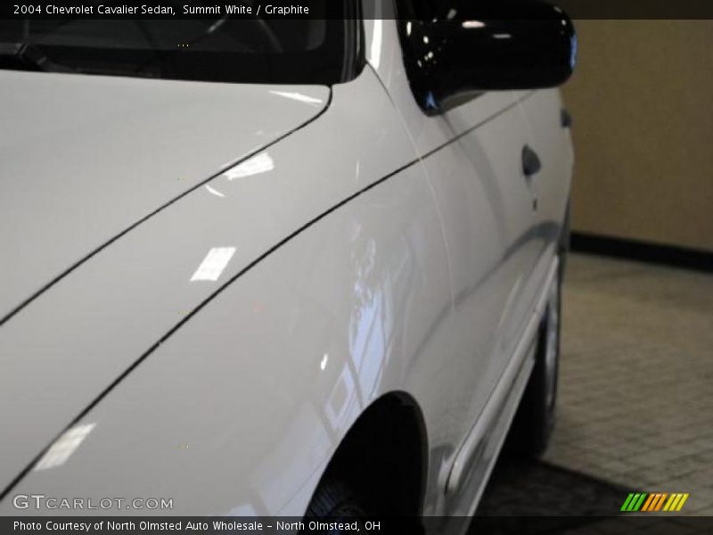 Summit White / Graphite 2004 Chevrolet Cavalier Sedan