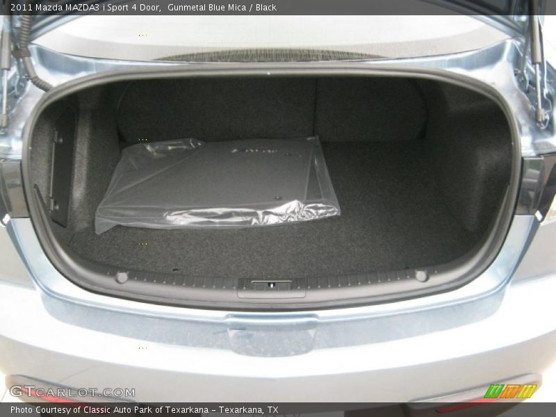  2011 MAZDA3 i Sport 4 Door Trunk