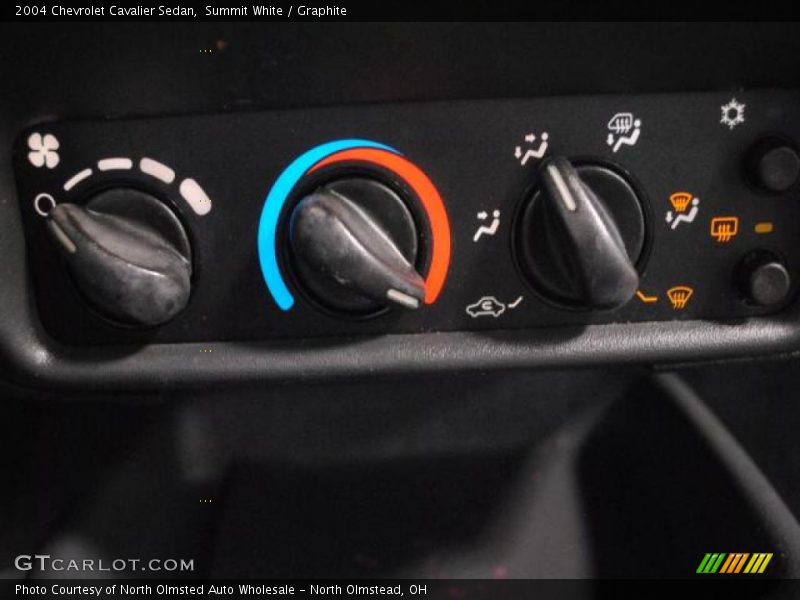 Summit White / Graphite 2004 Chevrolet Cavalier Sedan