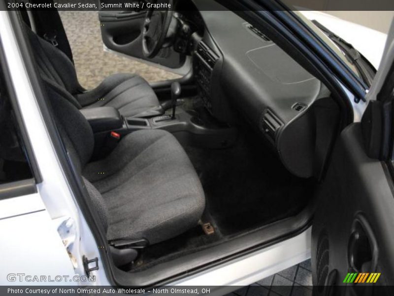 Summit White / Graphite 2004 Chevrolet Cavalier Sedan