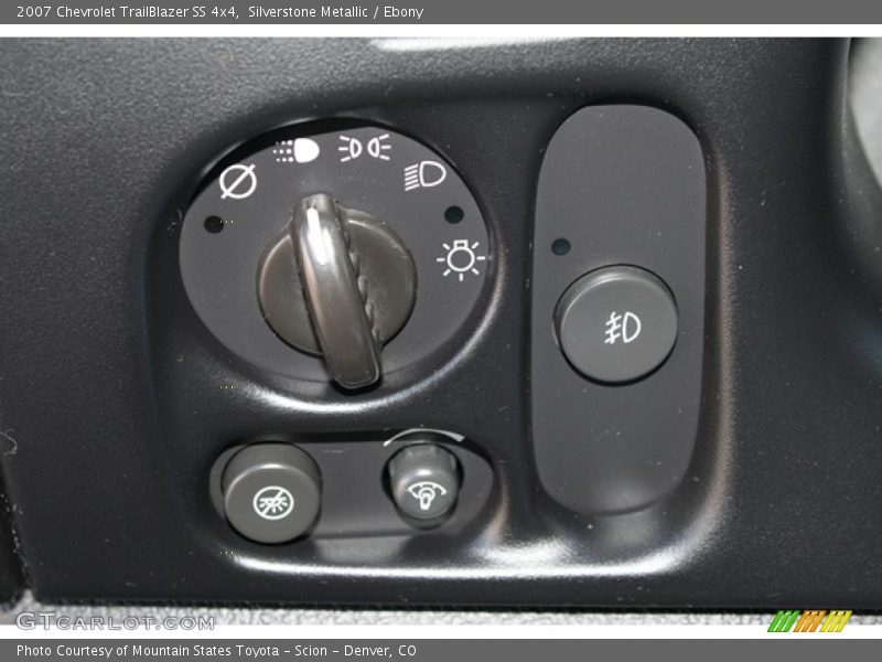 Controls of 2007 TrailBlazer SS 4x4