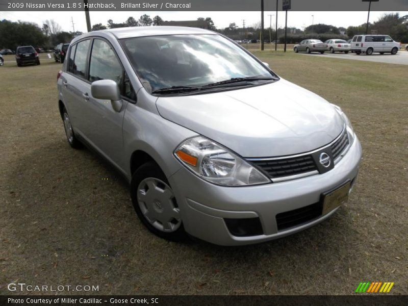Brillant Silver / Charcoal 2009 Nissan Versa 1.8 S Hatchback