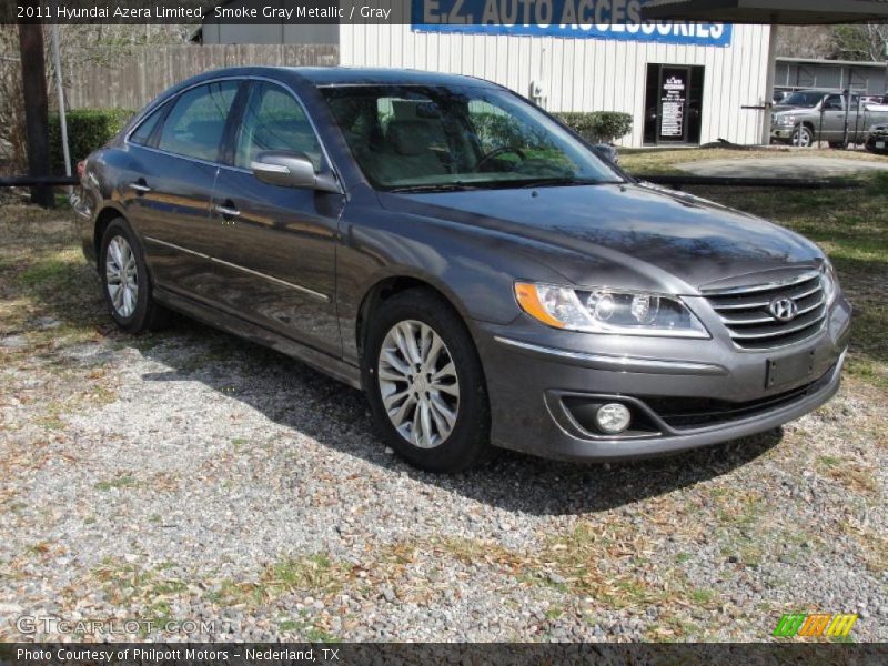 Front 3/4 View of 2011 Azera Limited