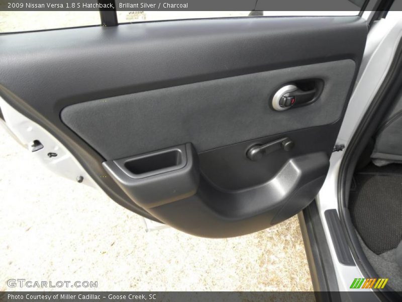 Brillant Silver / Charcoal 2009 Nissan Versa 1.8 S Hatchback