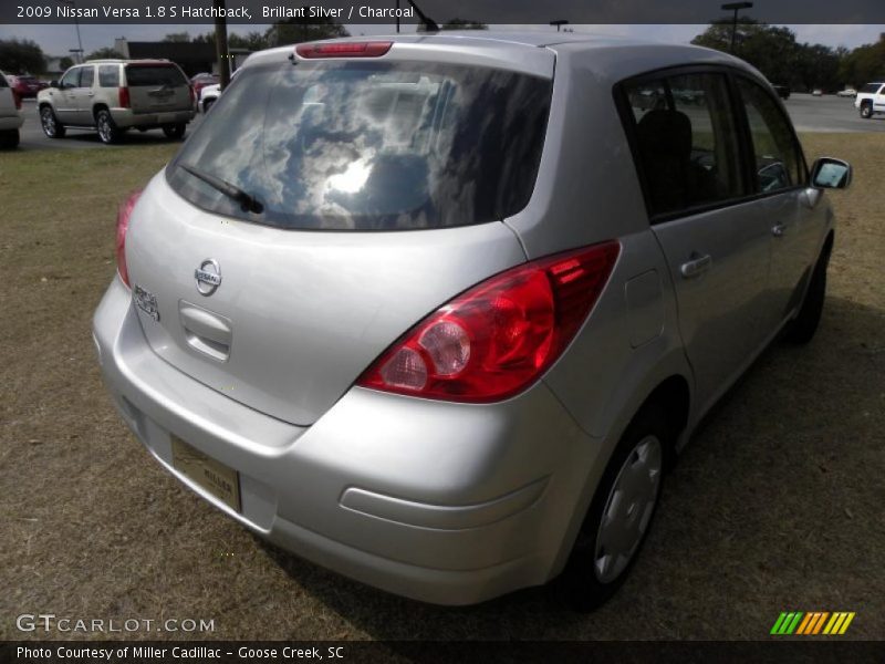 Brillant Silver / Charcoal 2009 Nissan Versa 1.8 S Hatchback