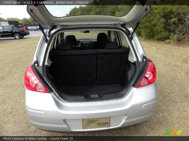 Brillant Silver / Charcoal 2009 Nissan Versa 1.8 S Hatchback