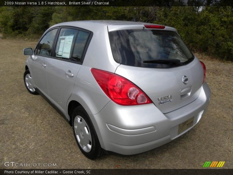 Brillant Silver / Charcoal 2009 Nissan Versa 1.8 S Hatchback