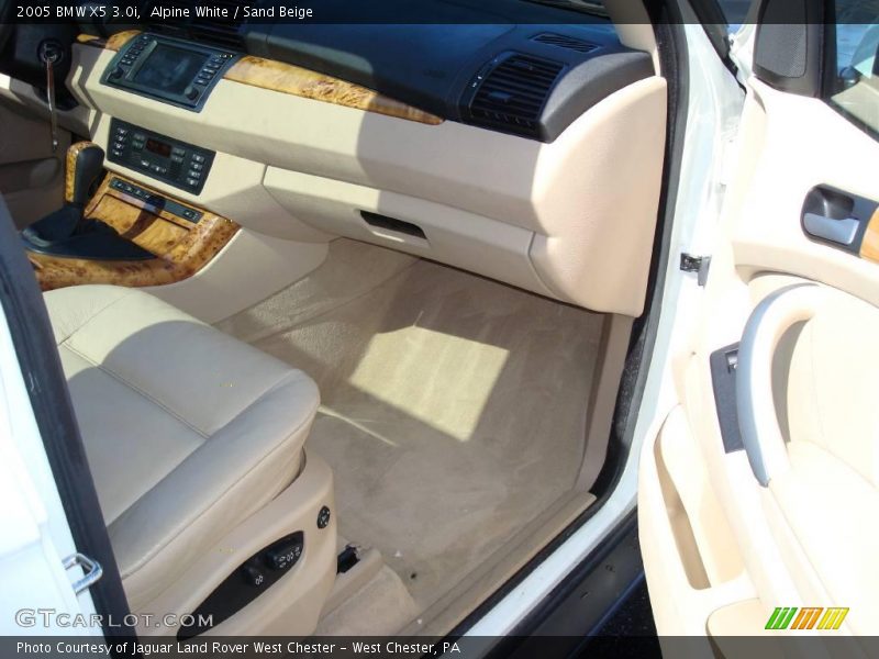 Alpine White / Sand Beige 2005 BMW X5 3.0i