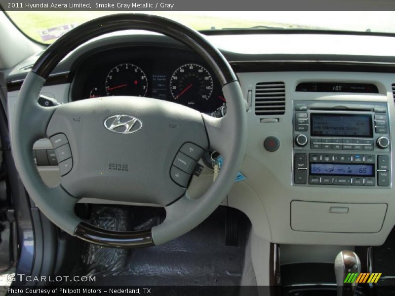 Dashboard of 2011 Azera Limited