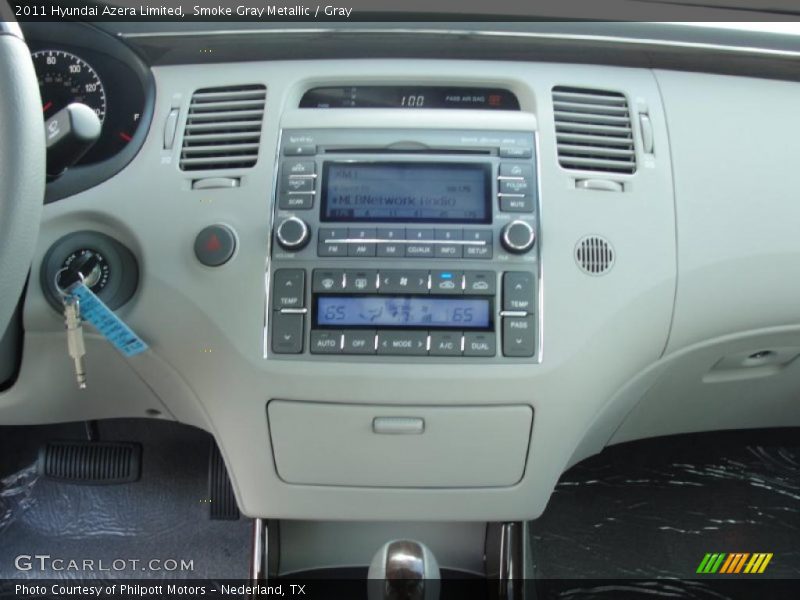 Controls of 2011 Azera Limited