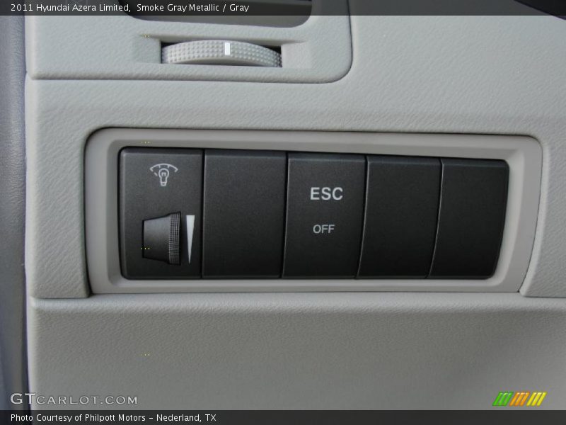 Controls of 2011 Azera Limited