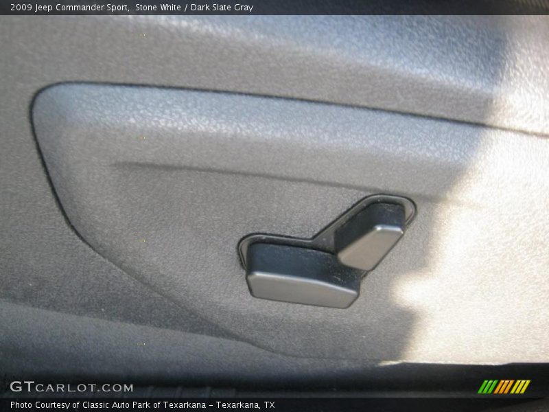 Stone White / Dark Slate Gray 2009 Jeep Commander Sport