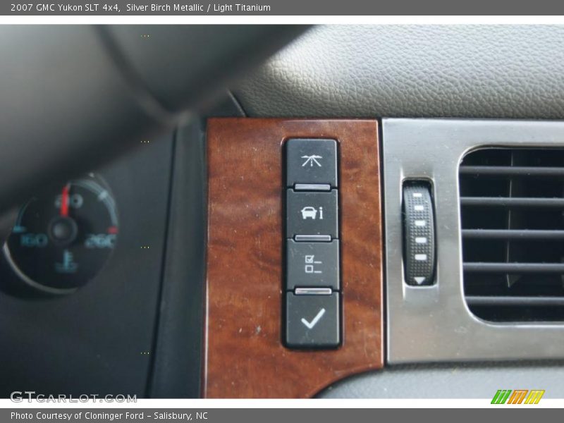 Silver Birch Metallic / Light Titanium 2007 GMC Yukon SLT 4x4