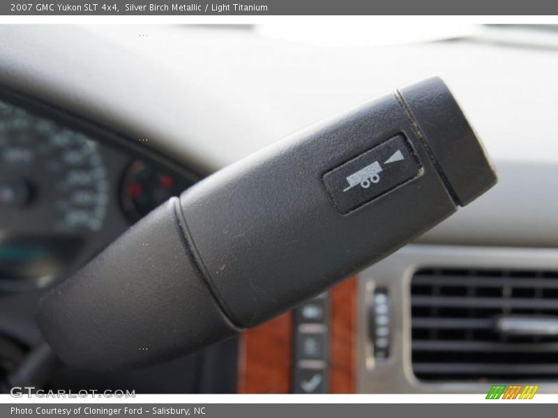 Silver Birch Metallic / Light Titanium 2007 GMC Yukon SLT 4x4