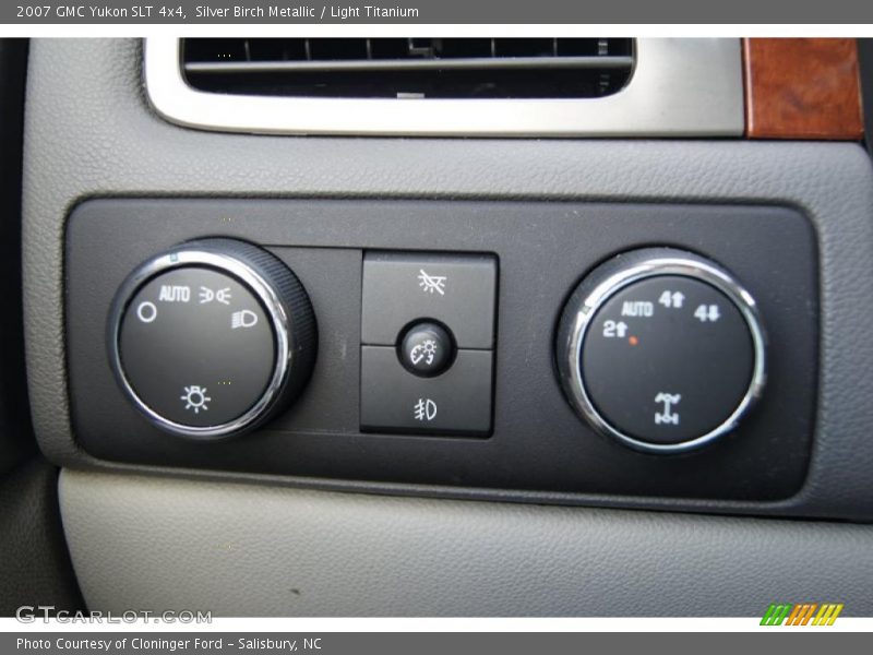 Silver Birch Metallic / Light Titanium 2007 GMC Yukon SLT 4x4