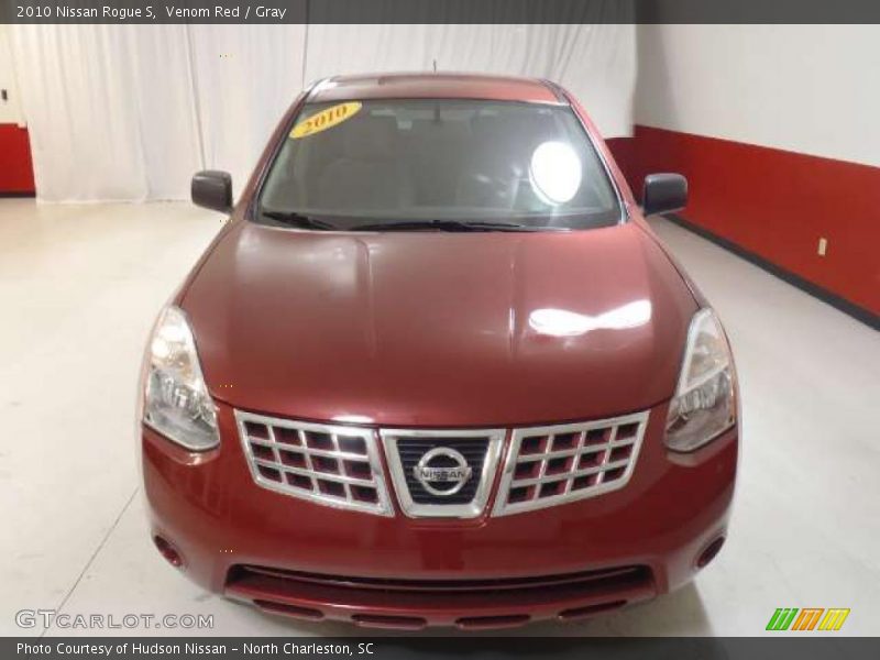 Venom Red / Gray 2010 Nissan Rogue S