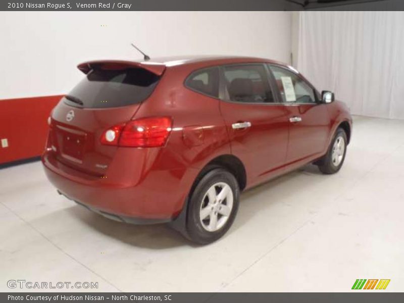 Venom Red / Gray 2010 Nissan Rogue S
