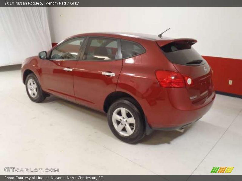Venom Red / Gray 2010 Nissan Rogue S