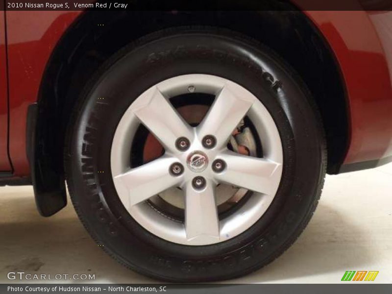 Venom Red / Gray 2010 Nissan Rogue S