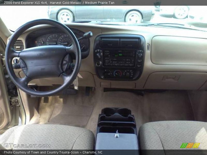 Harvest Gold Metallic / Medium Prairie Tan 2000 Ford Explorer XLS 4x4