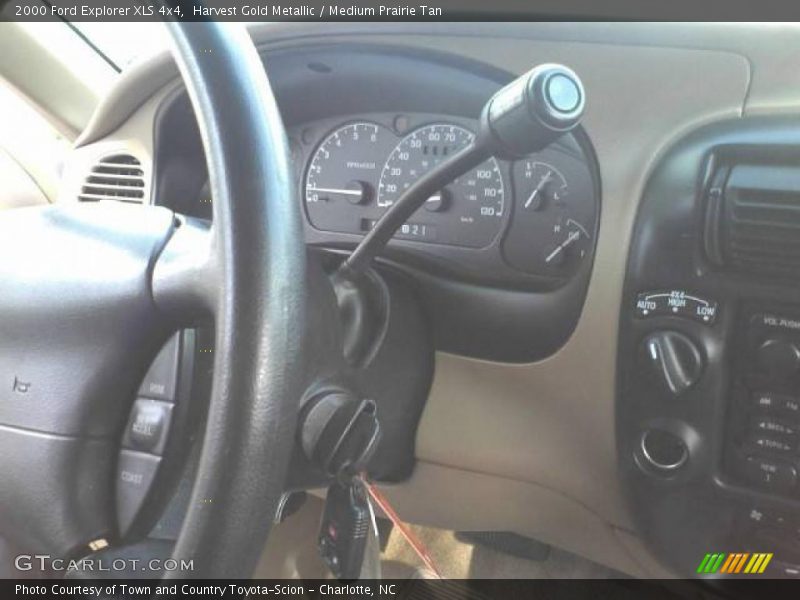 Harvest Gold Metallic / Medium Prairie Tan 2000 Ford Explorer XLS 4x4