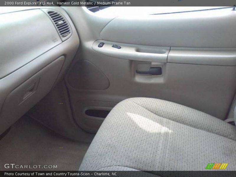 Harvest Gold Metallic / Medium Prairie Tan 2000 Ford Explorer XLS 4x4