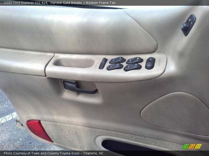 Harvest Gold Metallic / Medium Prairie Tan 2000 Ford Explorer XLS 4x4