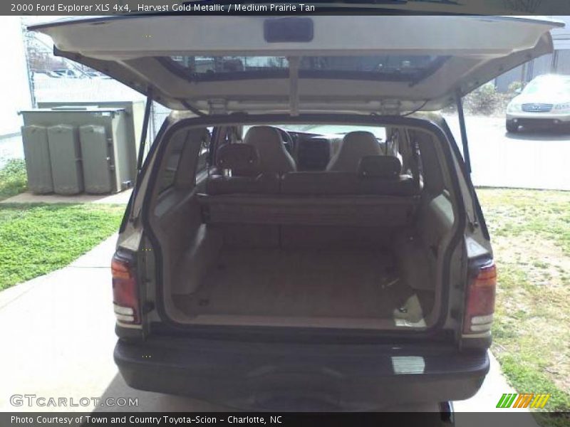 Harvest Gold Metallic / Medium Prairie Tan 2000 Ford Explorer XLS 4x4