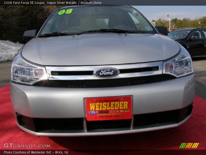 Vapor Silver Metallic / Medium Stone 2008 Ford Focus SE Coupe