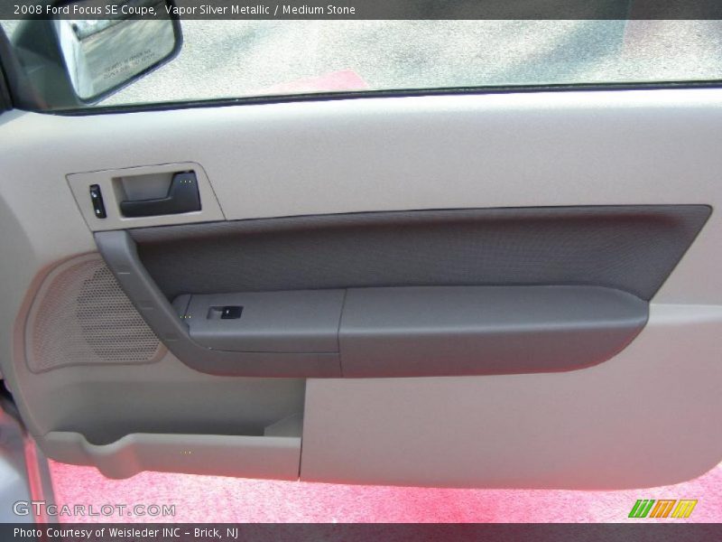 Vapor Silver Metallic / Medium Stone 2008 Ford Focus SE Coupe