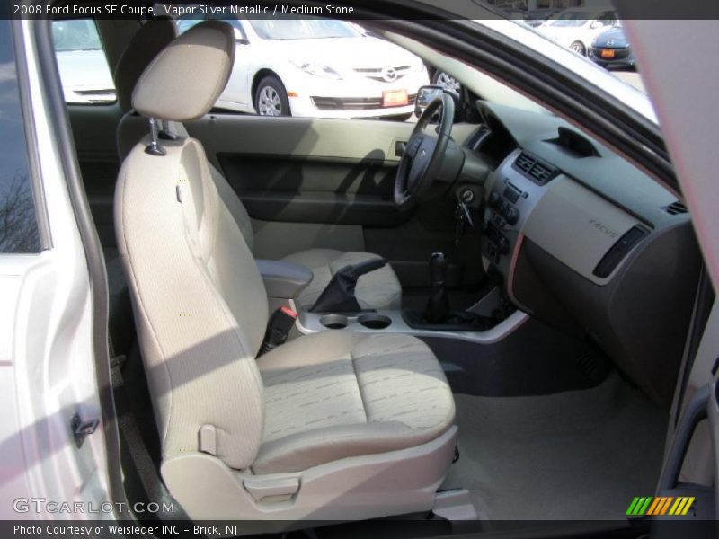 Vapor Silver Metallic / Medium Stone 2008 Ford Focus SE Coupe