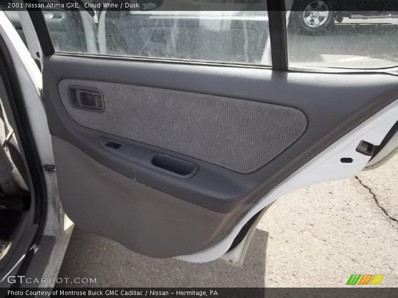 Cloud White / Dusk 2001 Nissan Altima GXE