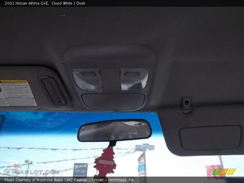 Cloud White / Dusk 2001 Nissan Altima GXE