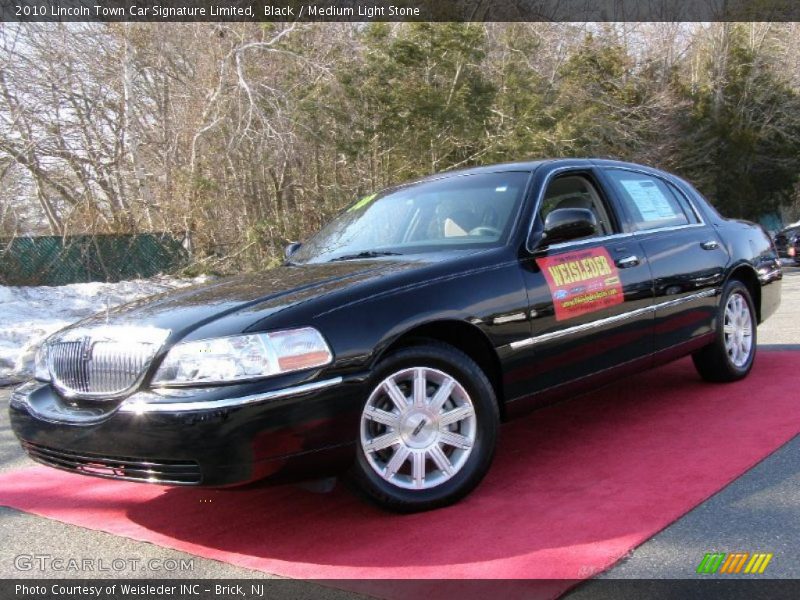 Black / Medium Light Stone 2010 Lincoln Town Car Signature Limited
