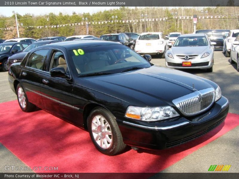 Black / Medium Light Stone 2010 Lincoln Town Car Signature Limited