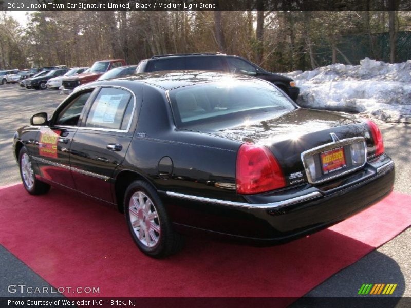 Black / Medium Light Stone 2010 Lincoln Town Car Signature Limited