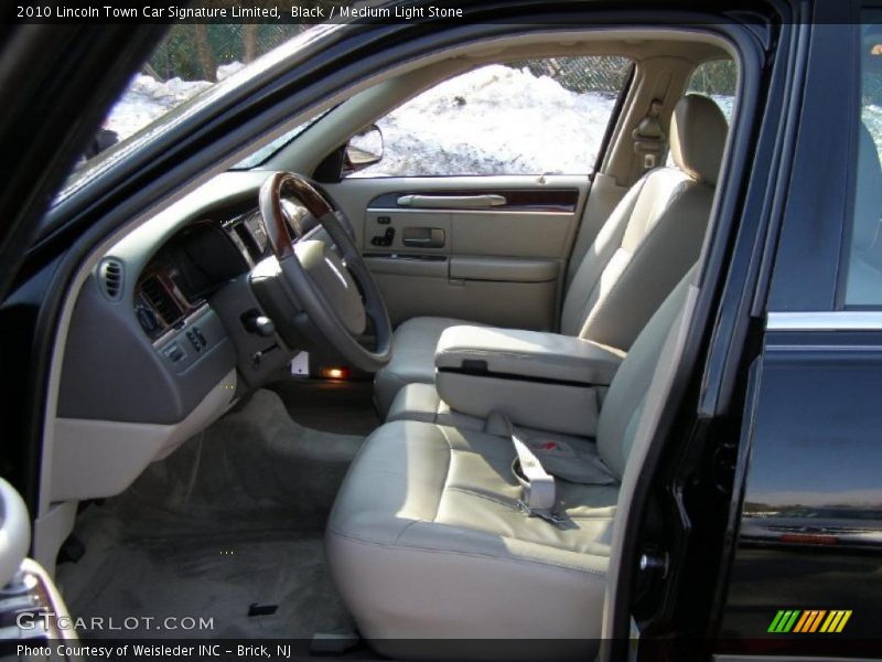 Black / Medium Light Stone 2010 Lincoln Town Car Signature Limited