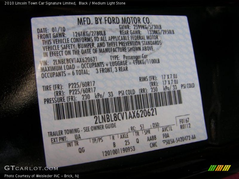 Black / Medium Light Stone 2010 Lincoln Town Car Signature Limited