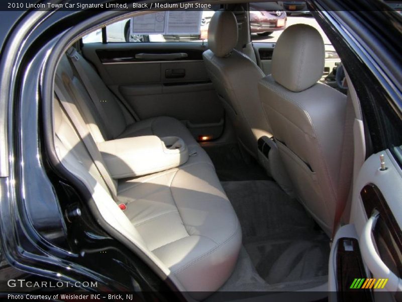 Black / Medium Light Stone 2010 Lincoln Town Car Signature Limited