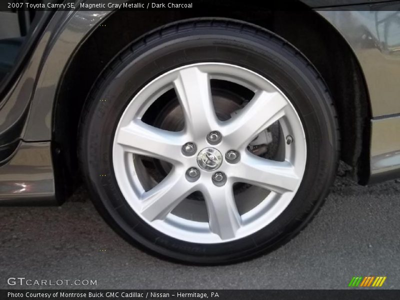 Magnetic Gray Metallic / Dark Charcoal 2007 Toyota Camry SE