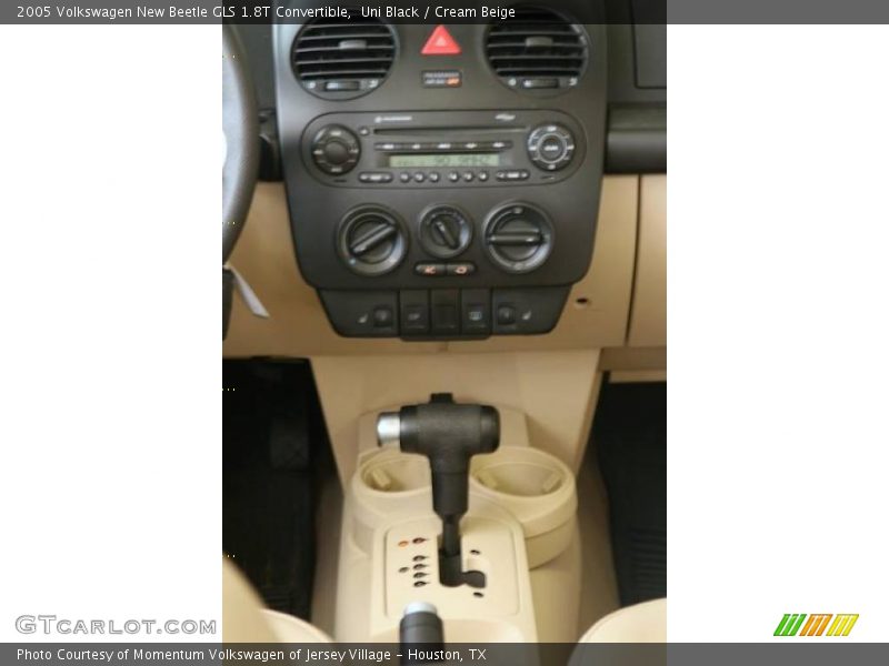 Uni Black / Cream Beige 2005 Volkswagen New Beetle GLS 1.8T Convertible