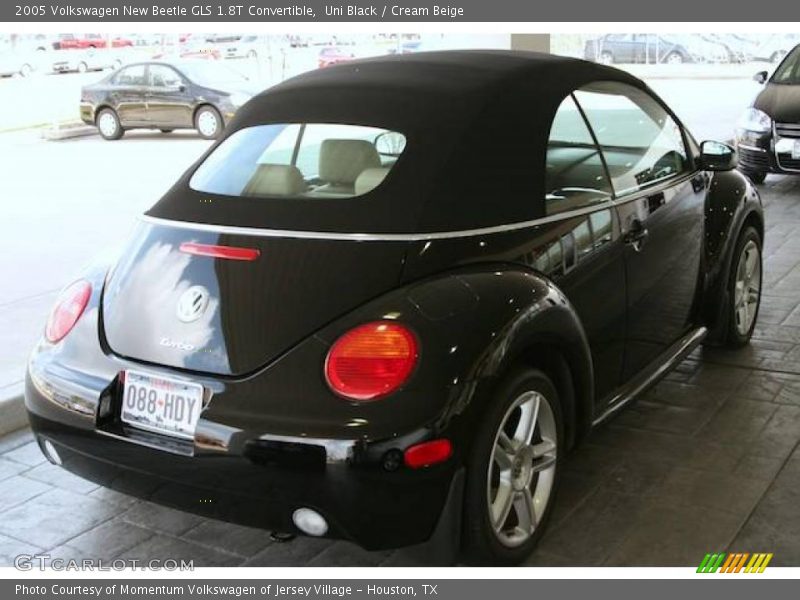 Uni Black / Cream Beige 2005 Volkswagen New Beetle GLS 1.8T Convertible